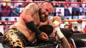 Aleister Black měl na WM 36 porazit Brocka Lesnara, nyní je na seznamu nepotřebných