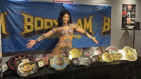 Mercedes Moné je oficiálně „Ten Belts Moné”