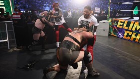 Proč WWE zrušila titulový zápas na placené akci Elimination Chamber?