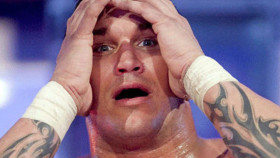 Nia Jax ukázala Randymu Ortonovi gay p*rno video těsně před zápasem