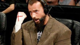 CM Punk během komentování vypnul křičícího Vince McMahona