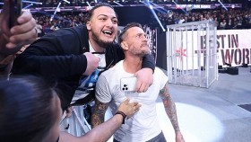 CM Punk o objetí fanouška při návratu do WWE