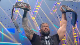 Roman Reigns se vrací do RAW konfrontovat Codyho Rhodese