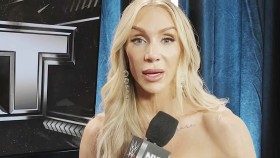 Charlotte Flair se sarkasticky omluvila za své chování, Tiffany považuje jejich misi za splněnou