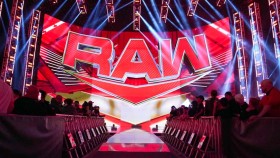 V RAW se opět měnily plány a v zákulisí vladl velký chaos, ale důvodem nebyl Vince McMahon