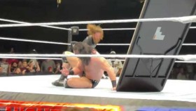 VIDEO: Sami Zayn začal v ringu napodobovat Romana Reignse