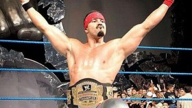Chavo Guerrero podepsal nový kontrakt s WWE