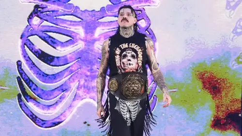 Dominik Mysterio potřetí v řadě prohrál v show RAW. Fanoušci kritizují WWE, jeho otec přidal další ránu