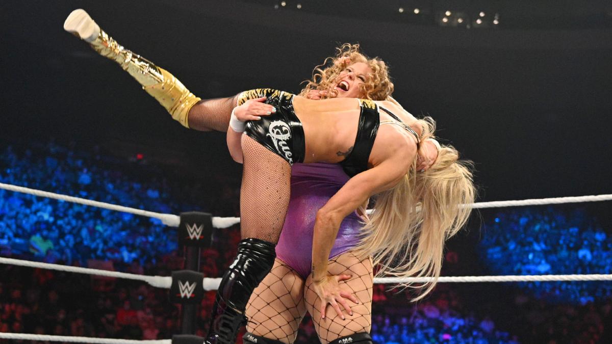Doudrop vs. Charlotte Flair