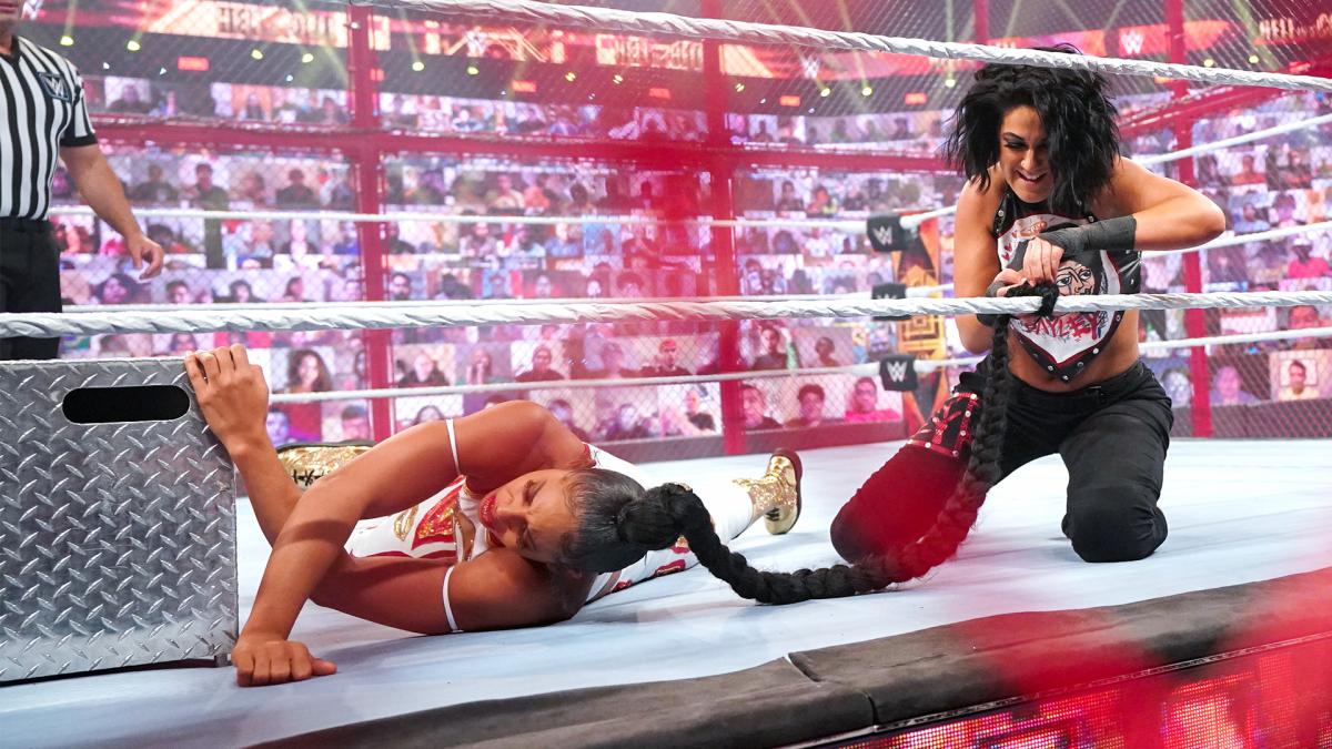 Bianca Belair (c) vs Bayley