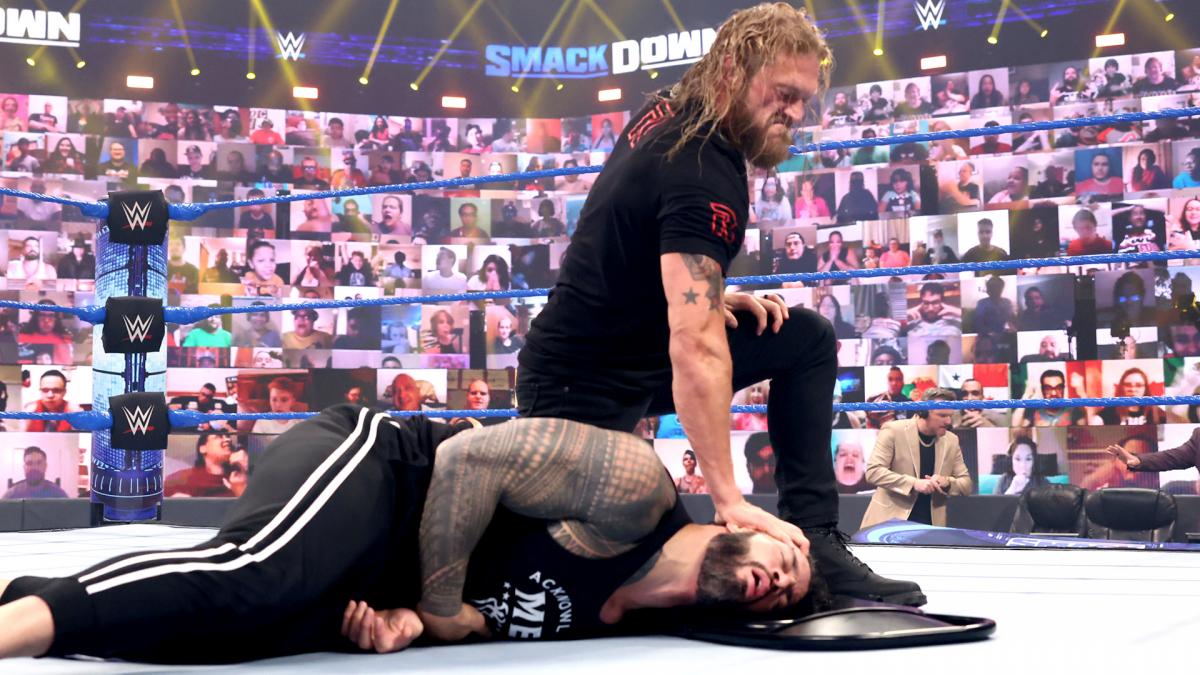 Edge vs. Roman Reigns