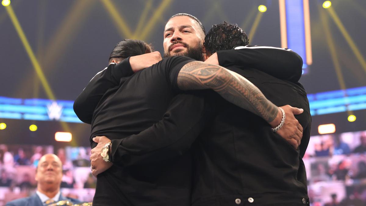 Roman Reigns & The Usos