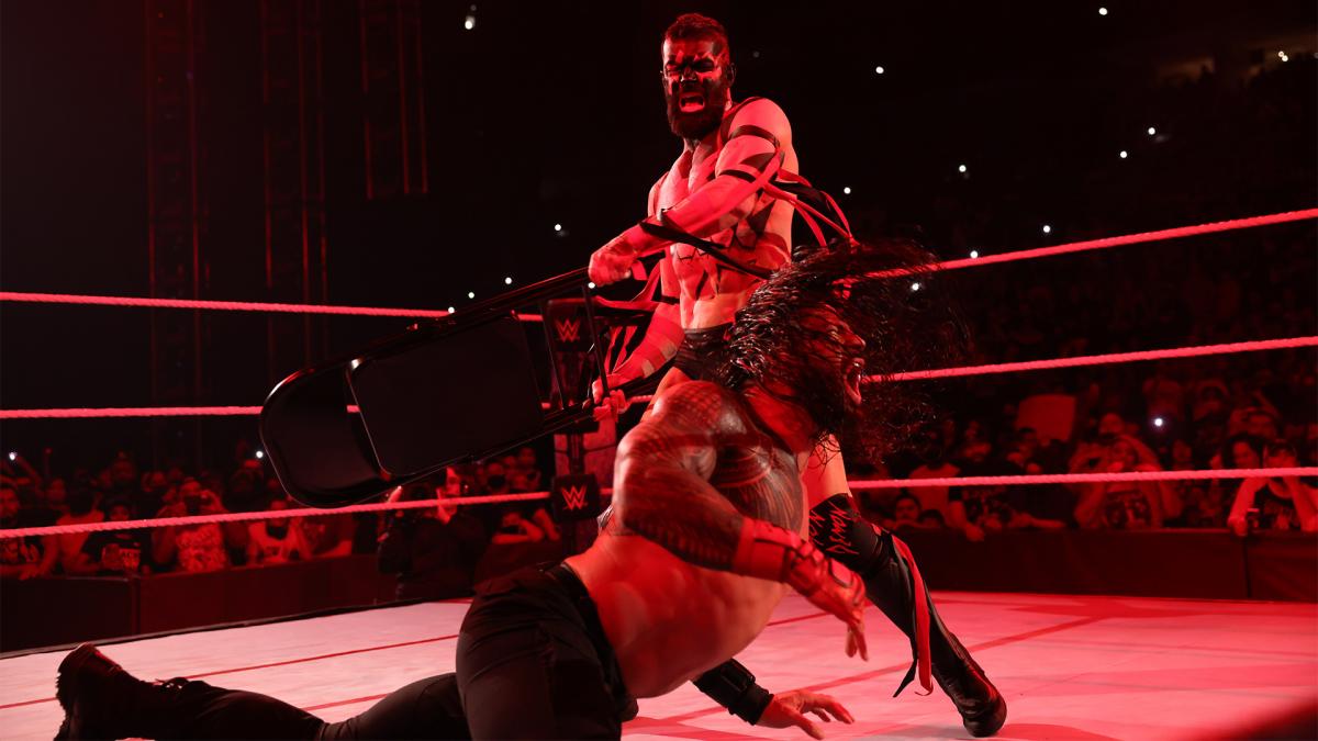 Finn Bálor vs. Roman Reigns