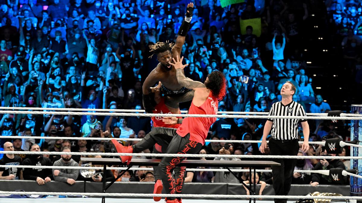 Kofi Kingston vs. The Usos