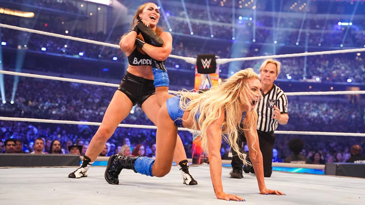 Ronda Rousey vs. Charlotte Flair