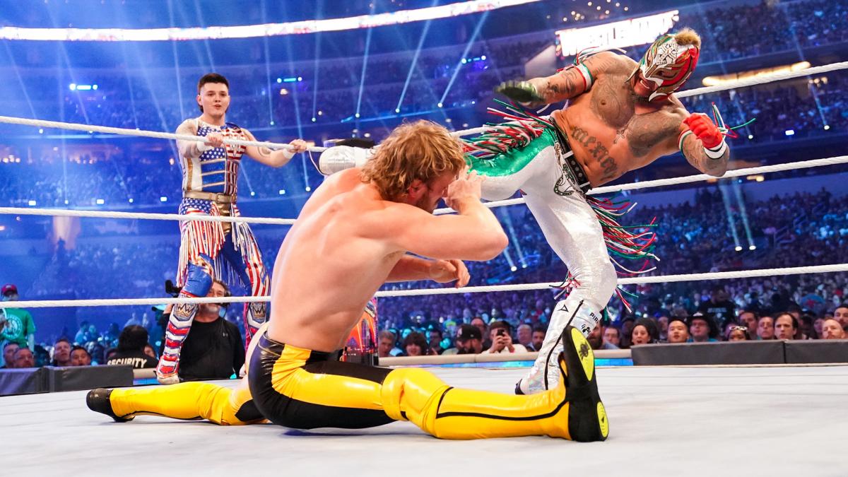 Logan Paul vs. Rey Mysterio (Foto: WWE)