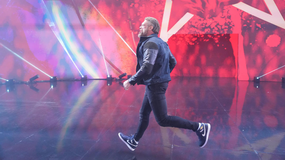 Kolik vydělával Edge ve WWE před svým odchodem do AEW?