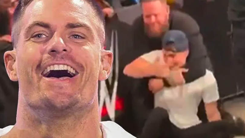 Reakce Graysona Wallera na fanouška, který se ho pokusil napadnout během WWE Live Eventu