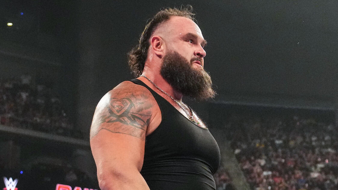 Braun Strowman stále nemůže zápasit, FOTO: Příprava arény pro SmackDown a Backlash ve Francii