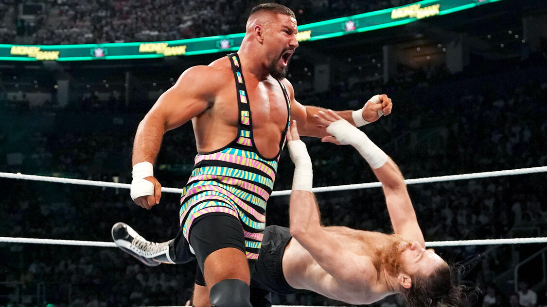 Bron Breakker vs. Sami Zayn