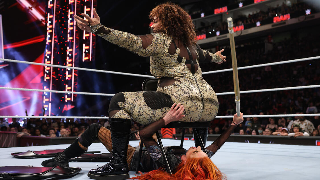 Nia Jax vs. Becky Lynch