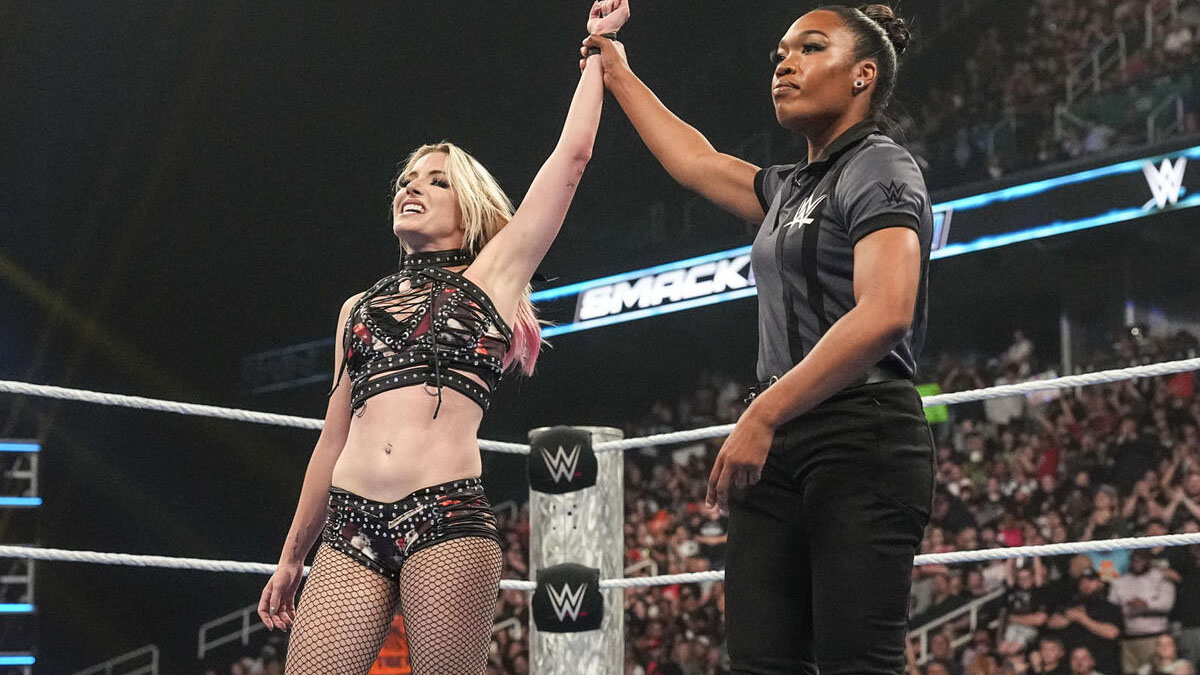 Alexa Bliss zareagovala na kritiku od fanouška na její věk