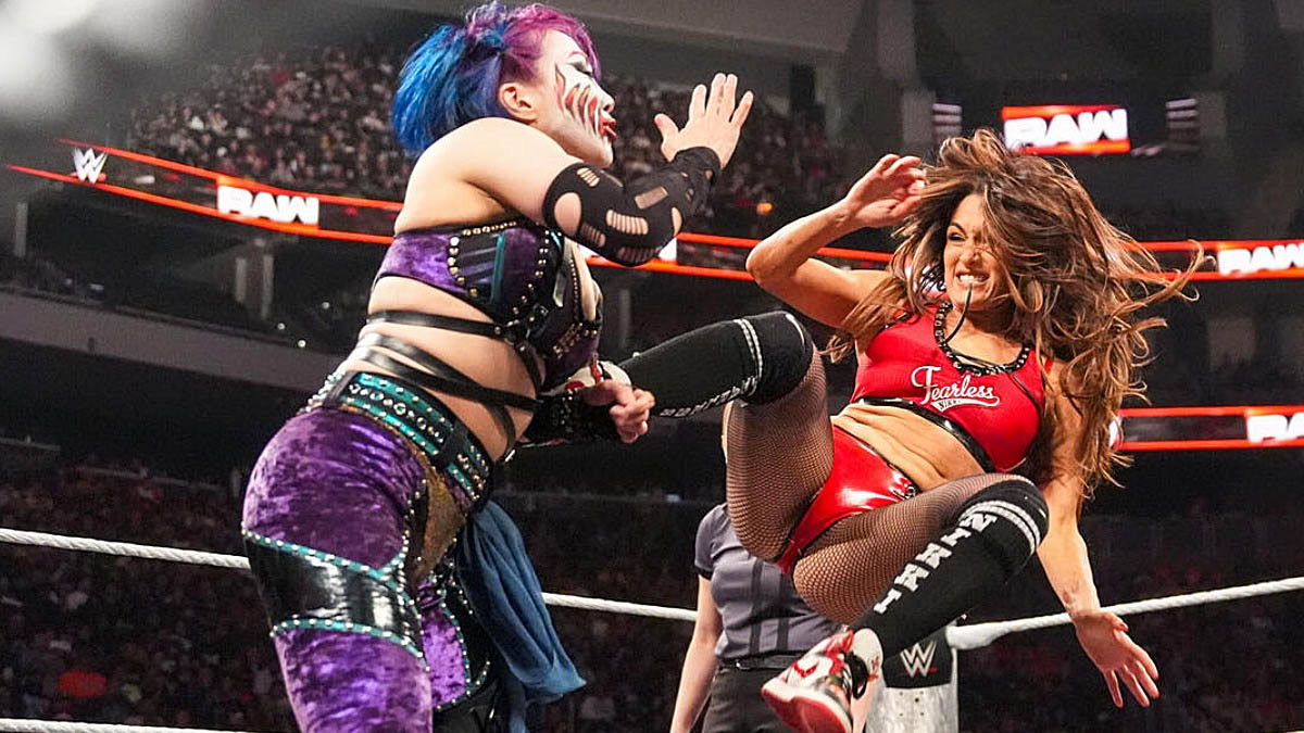 Mají starší ženy ve světě profesionálního wrestlingu prostě smůlu?