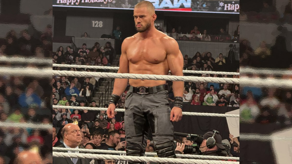 Posměch na nový vzhled Austina Theoryho