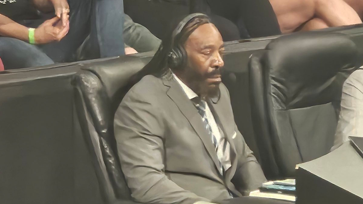 WWE Hall of Famer Booker T je opět terčem posměchu