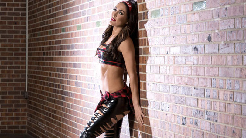 Brie Bella tvrdí, že od návratu do WWE ji dělí „jen telefonát”
