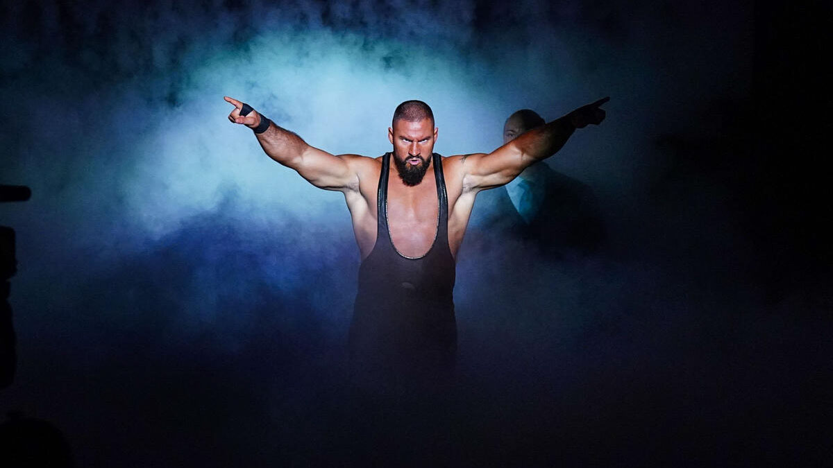 Paul Heyman použil starou přezdívku Brocka Lesnara pro Brona Breakkera