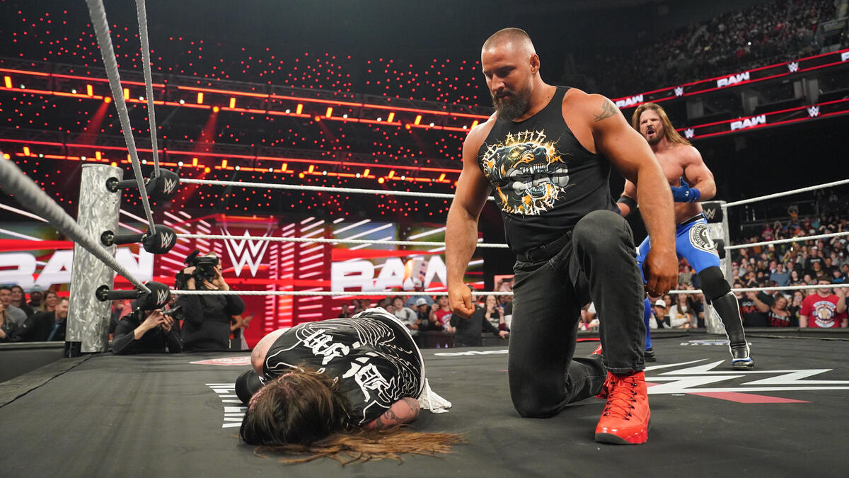 Bron Breakker vs. AJ Styles