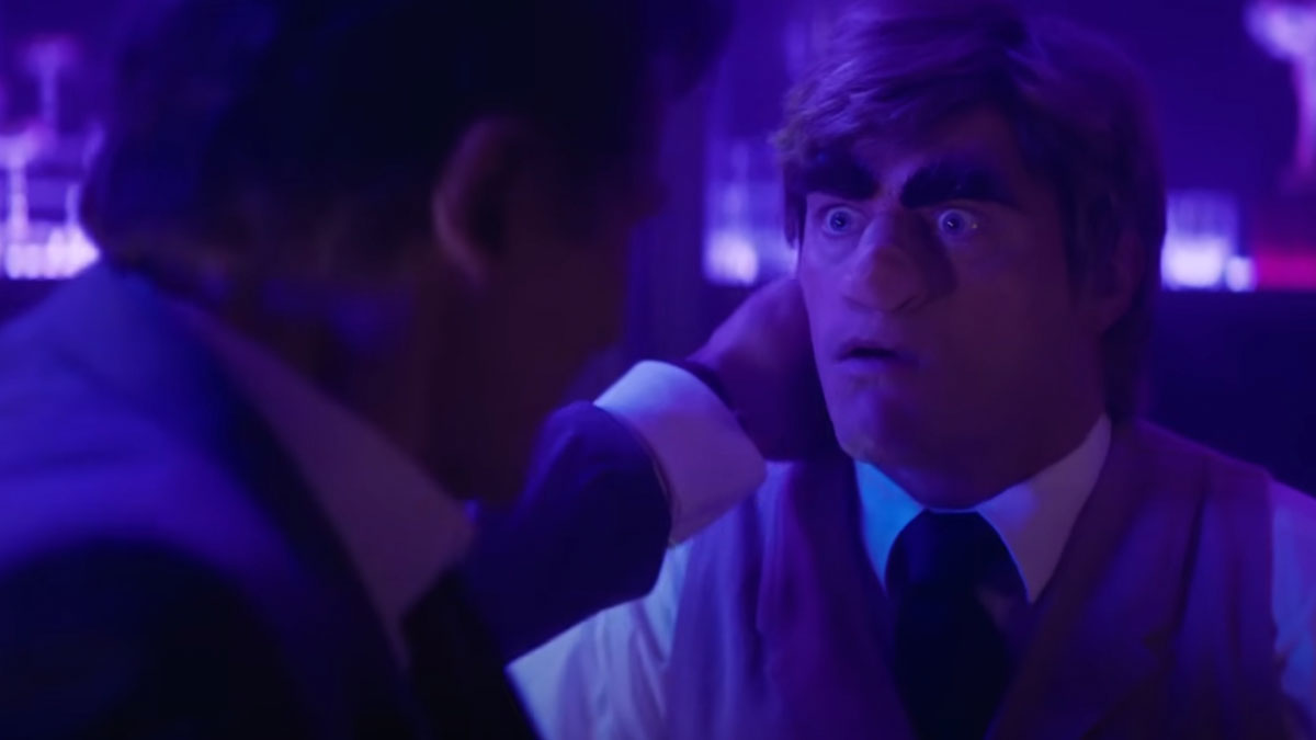 První pohled na Codyho Rhodese v rebootu filmu „The Naked Gun”