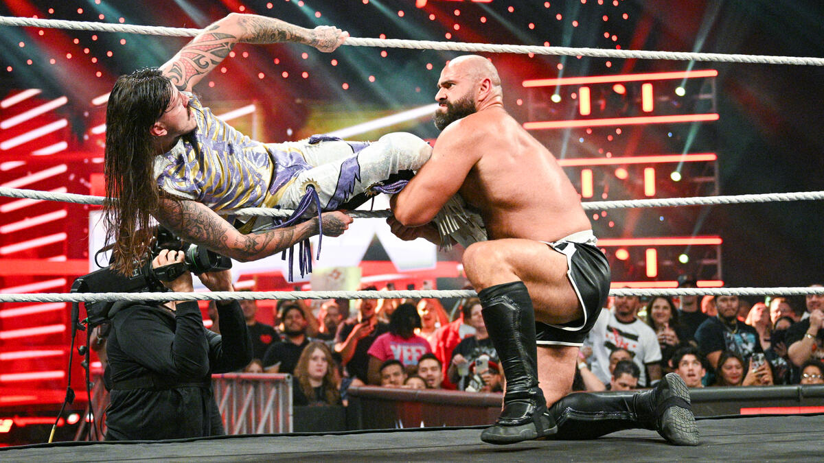 Další spoilery ze včerejší show WWE RAW