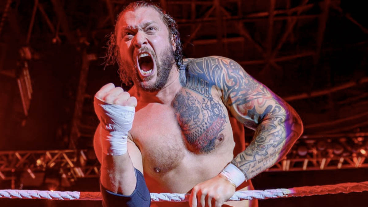 Karrion Kross se vrací ke svému starému jménu, Bret Hart se cítí nedoceněný od WWE
