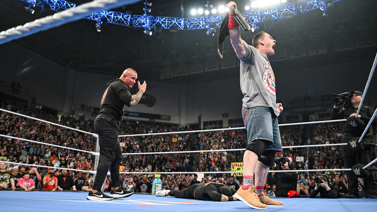 Bývalý writer kritizuje WWE za nudné vybudování předvidatelného zápasu Johna Ceny a Randyho Ortona