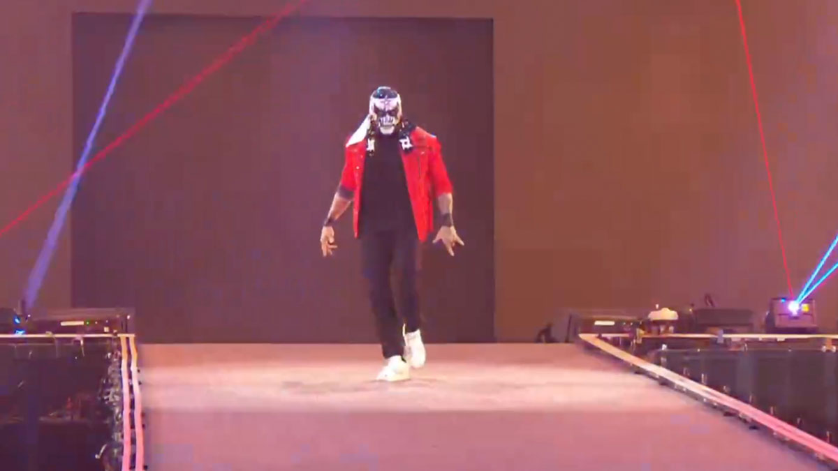 Kritika na vystoupení Penty v hlavním taháku WWE Night of Champions
