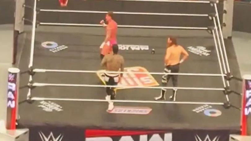 CM Punk reagoval na skandování fanoušků „My chceme R-Trutha” po skončení vysílání show RAW