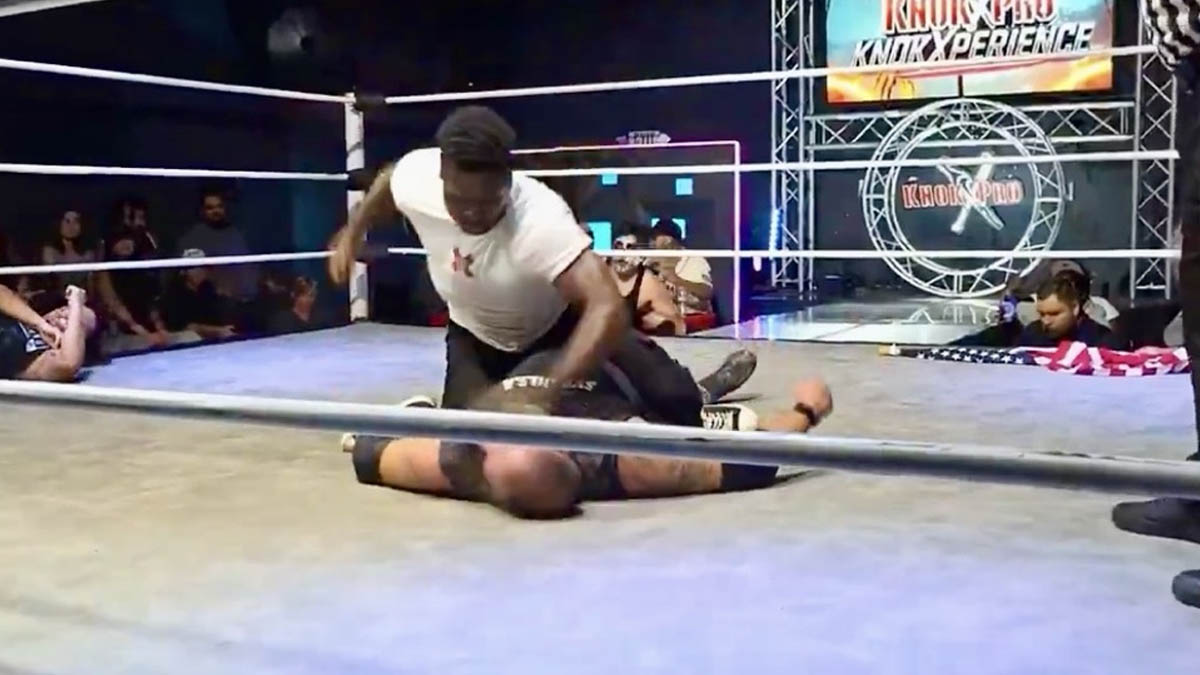 Šokující incident: Raja Jackson, syn legendy MMA brutálně napadl wrestlera během show