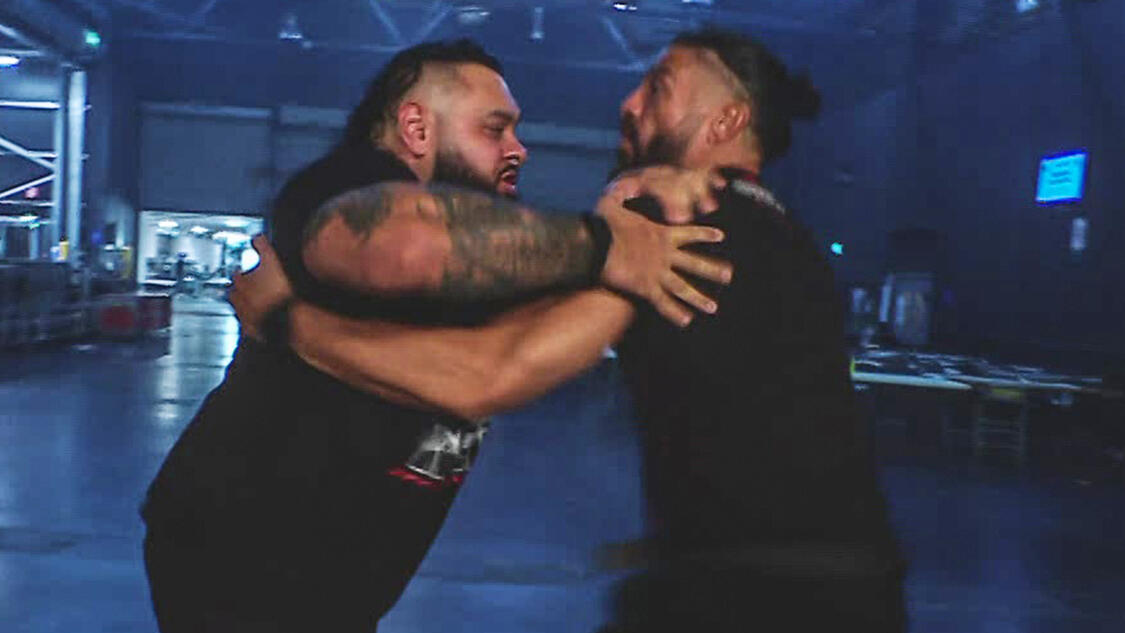 Dojde ke změně zápasu mezi Romanem Reignsem a Bronsonem Reedem na WWE Clash in Paris?
