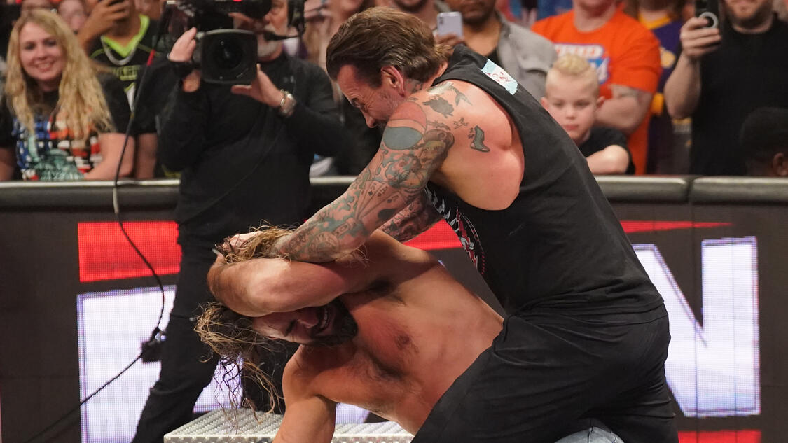 Seth Rollins vs. CM Punk