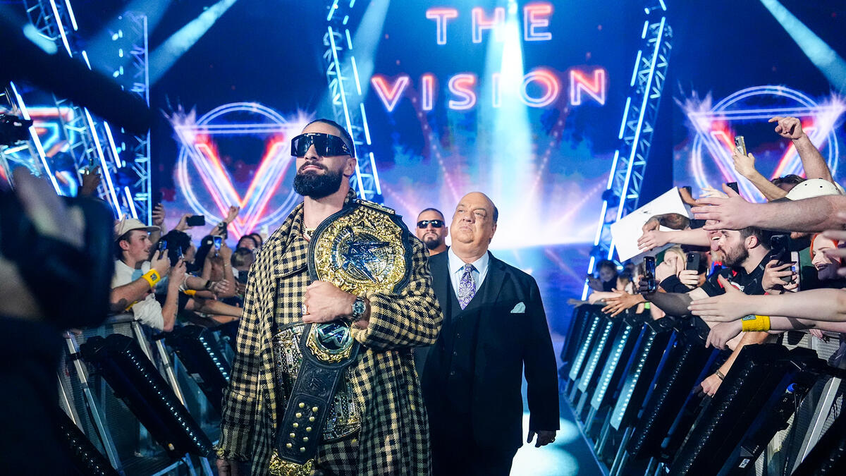 Je WWE World Heavyweight šampion Seth Rollins zraněný?