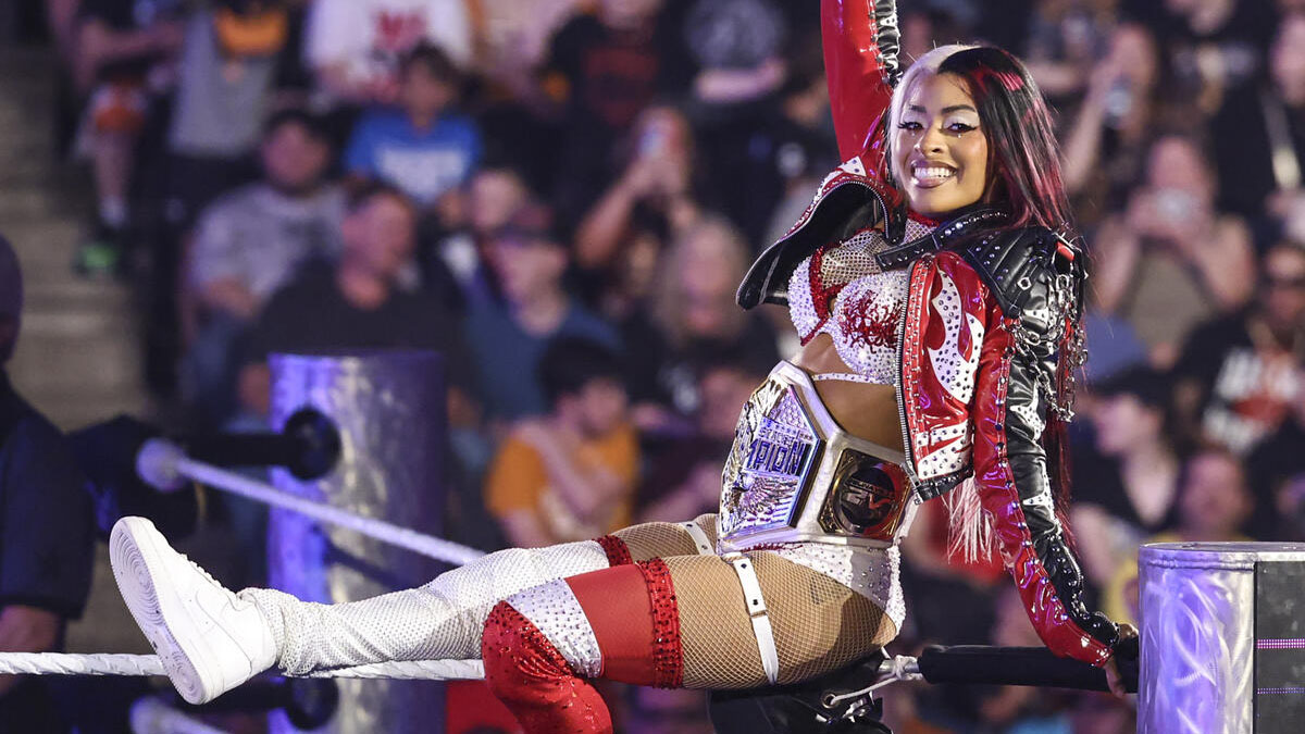 Zelina Vega se vysmívá trollům, kteří si dělají legraci z její výšky