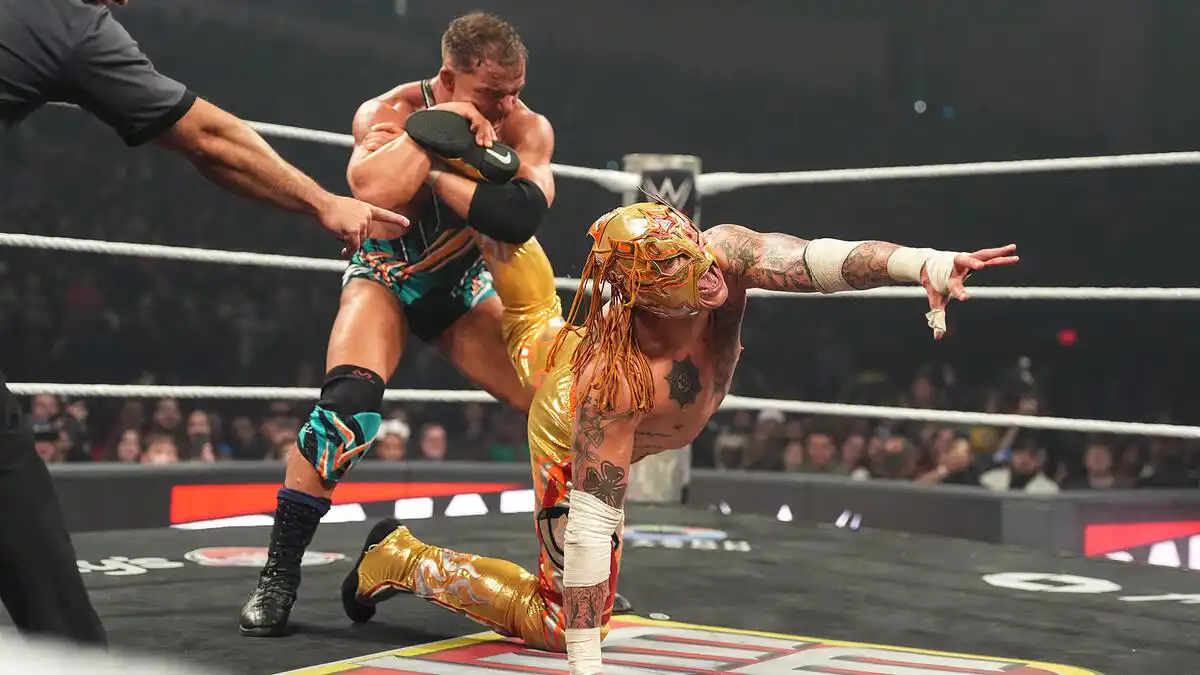 Chad Gable vs. Rey Fenix