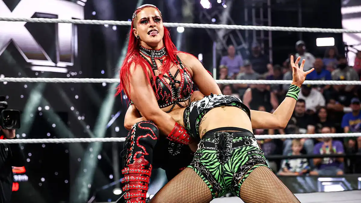 Zaria vs. Izzi Dame