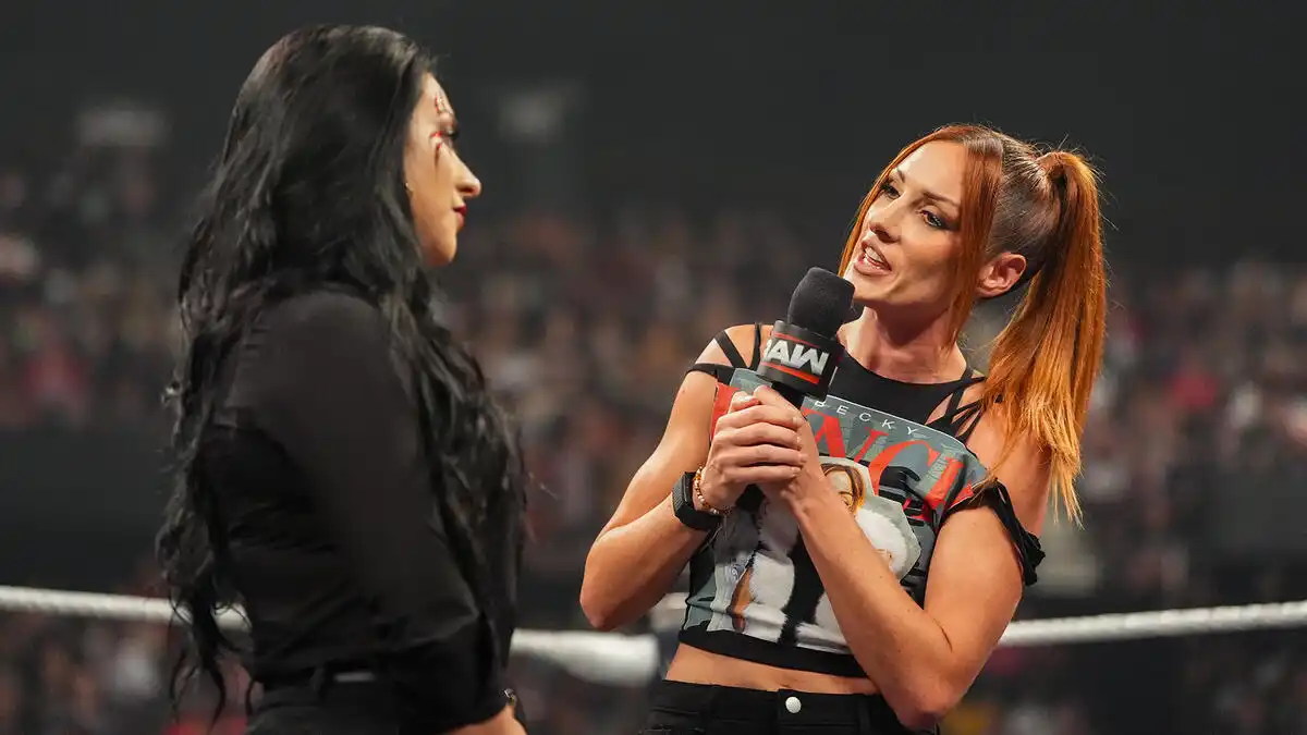 Stephanie Vaquer & Becky Lynch