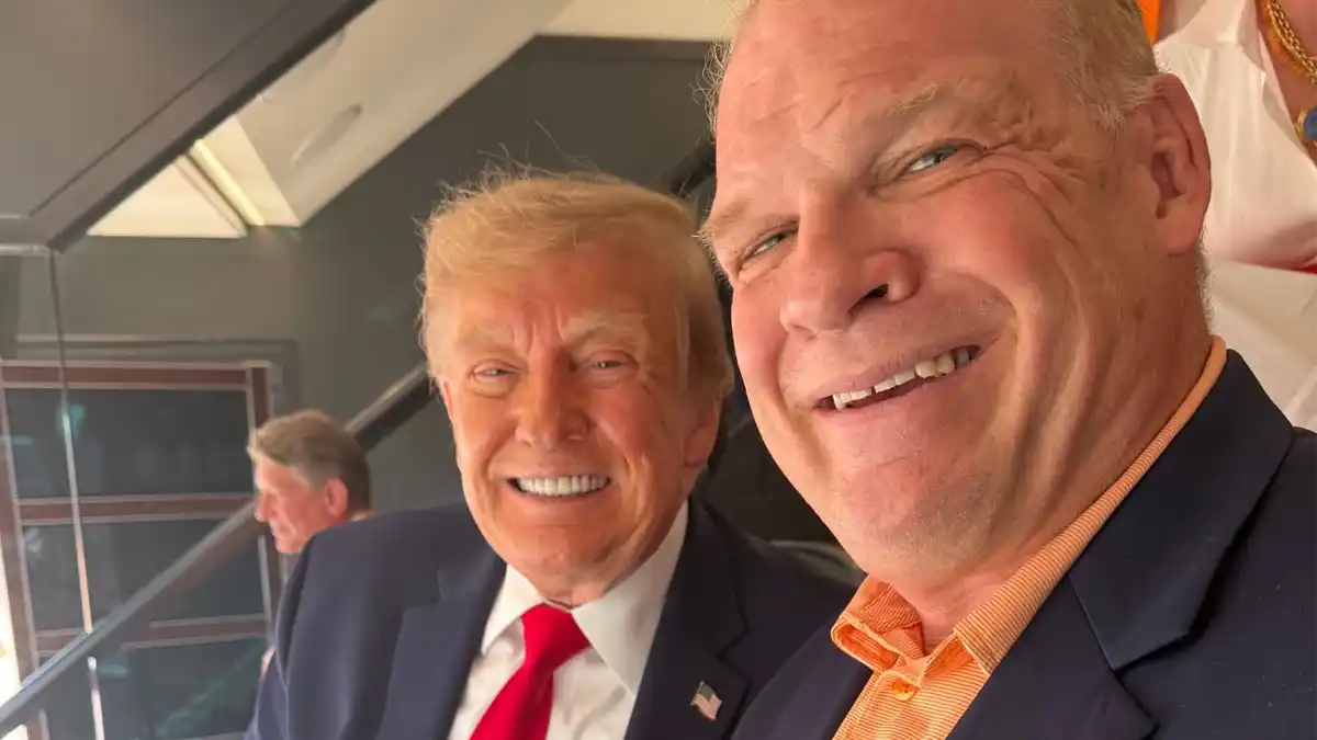 Donald Trump & Glenn Jacobs (Kane)