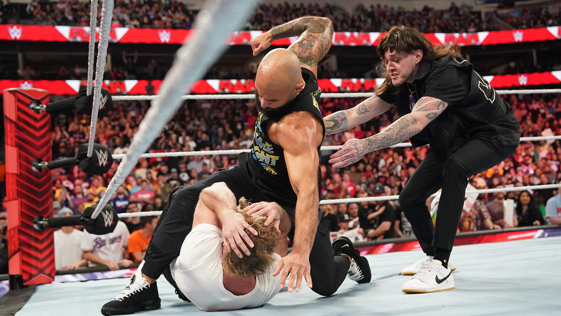 Videa (videos) - WWE RAW