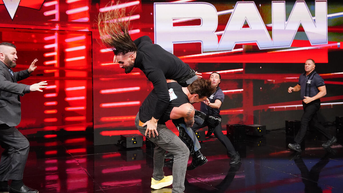 Videa (videos) - WWE RAW
