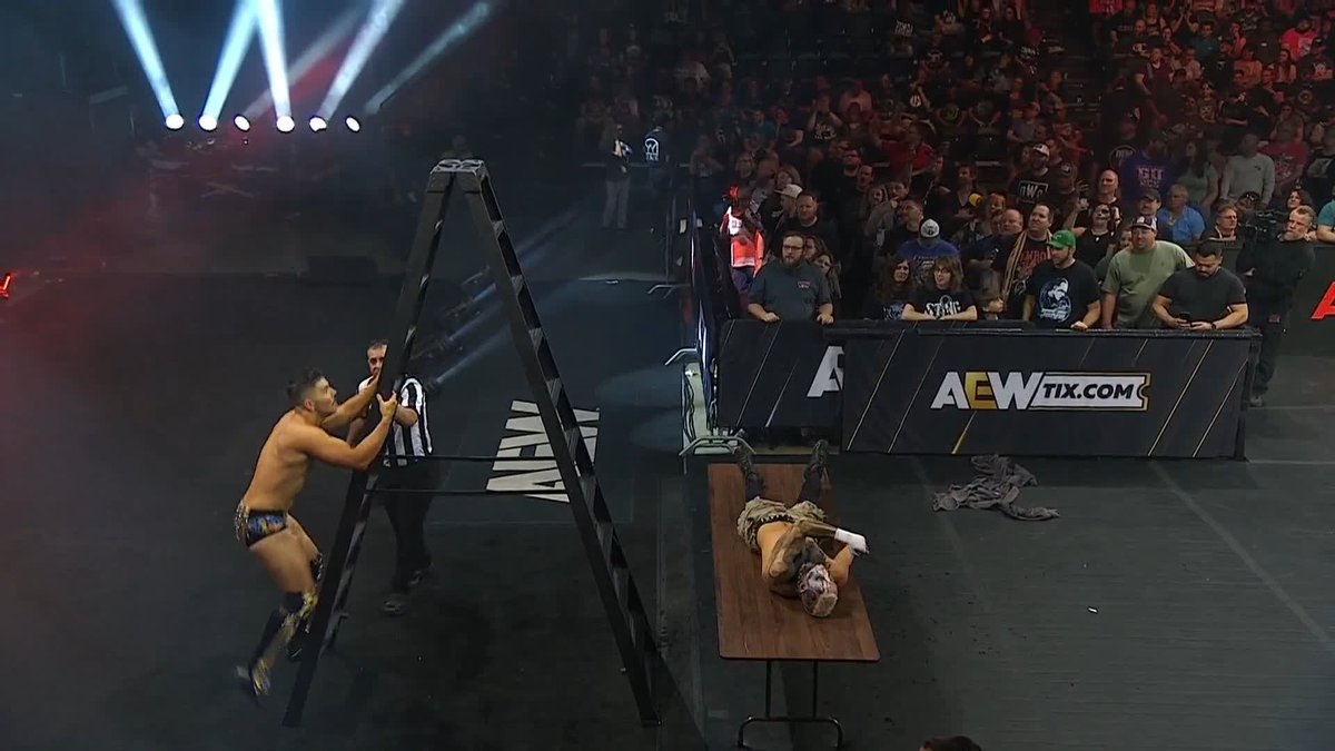 Videa (videos) - AEW Collision